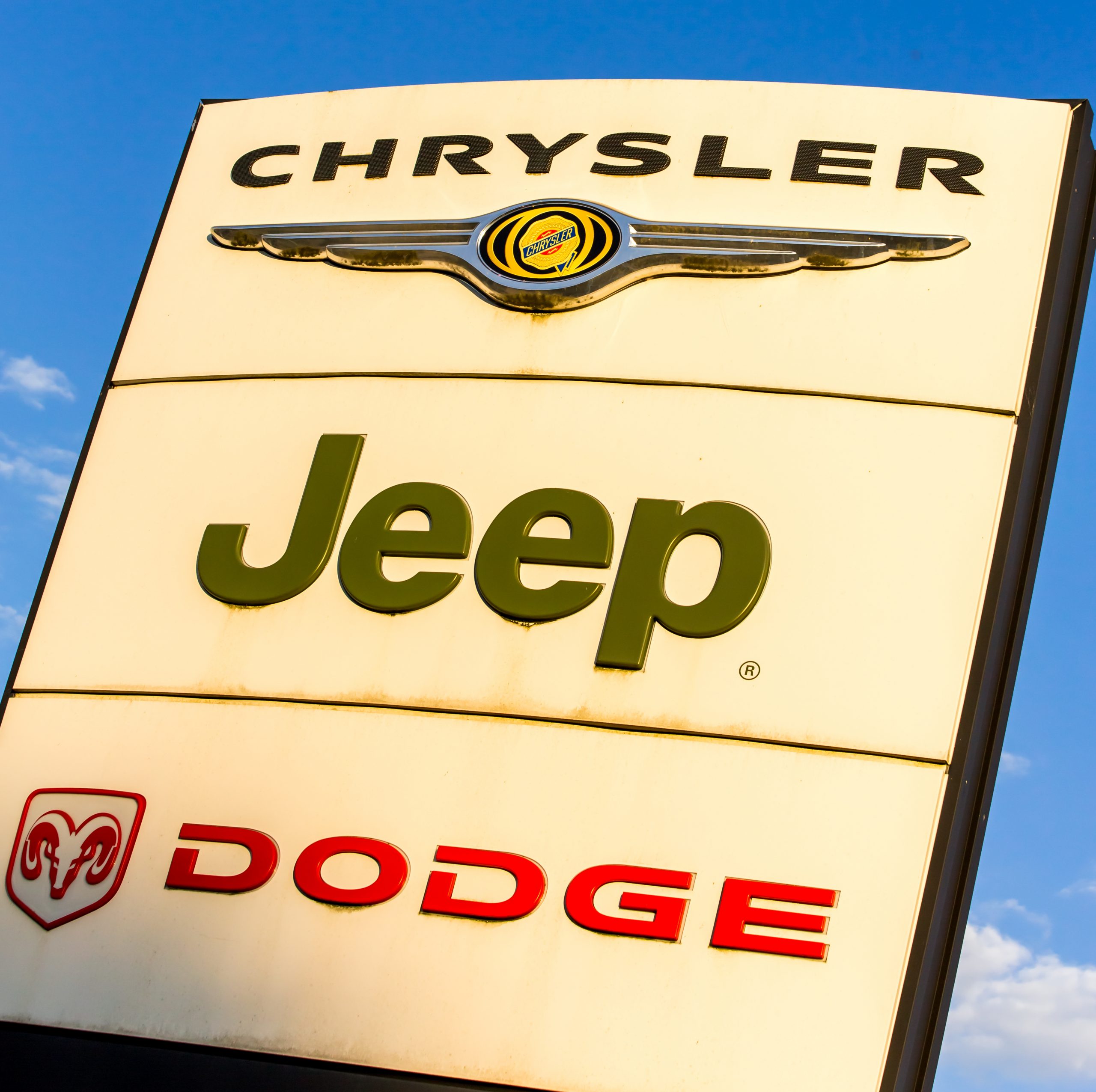 A lawsuit claims Dodge and Chrysler vehicles have defective door latching systems